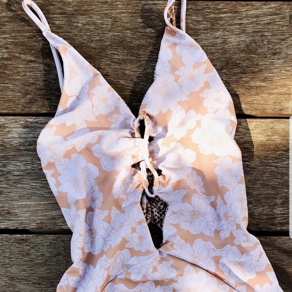 acacia ▪ kokomo in naked magnolia - Picture 2 of 3